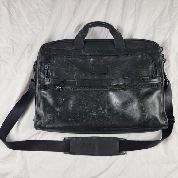 Tumi Alpha Slim Large Screen Portfolio Leather Briefcase Laptop 96111DH - Picture 1 of 14